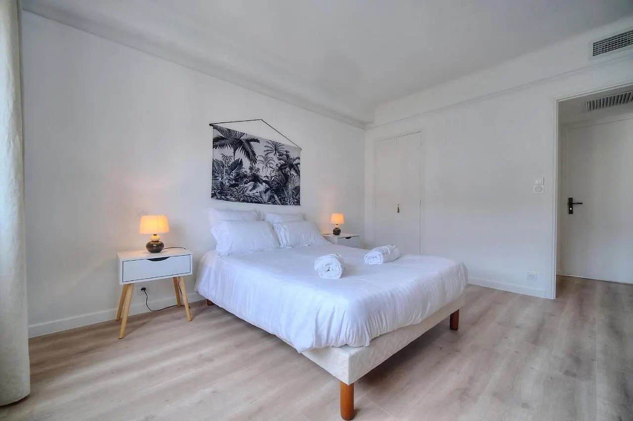 Immogroom - Spacious 3-Room Apartment - Garage - Terrace - Air Conditioning Cannes 0*,