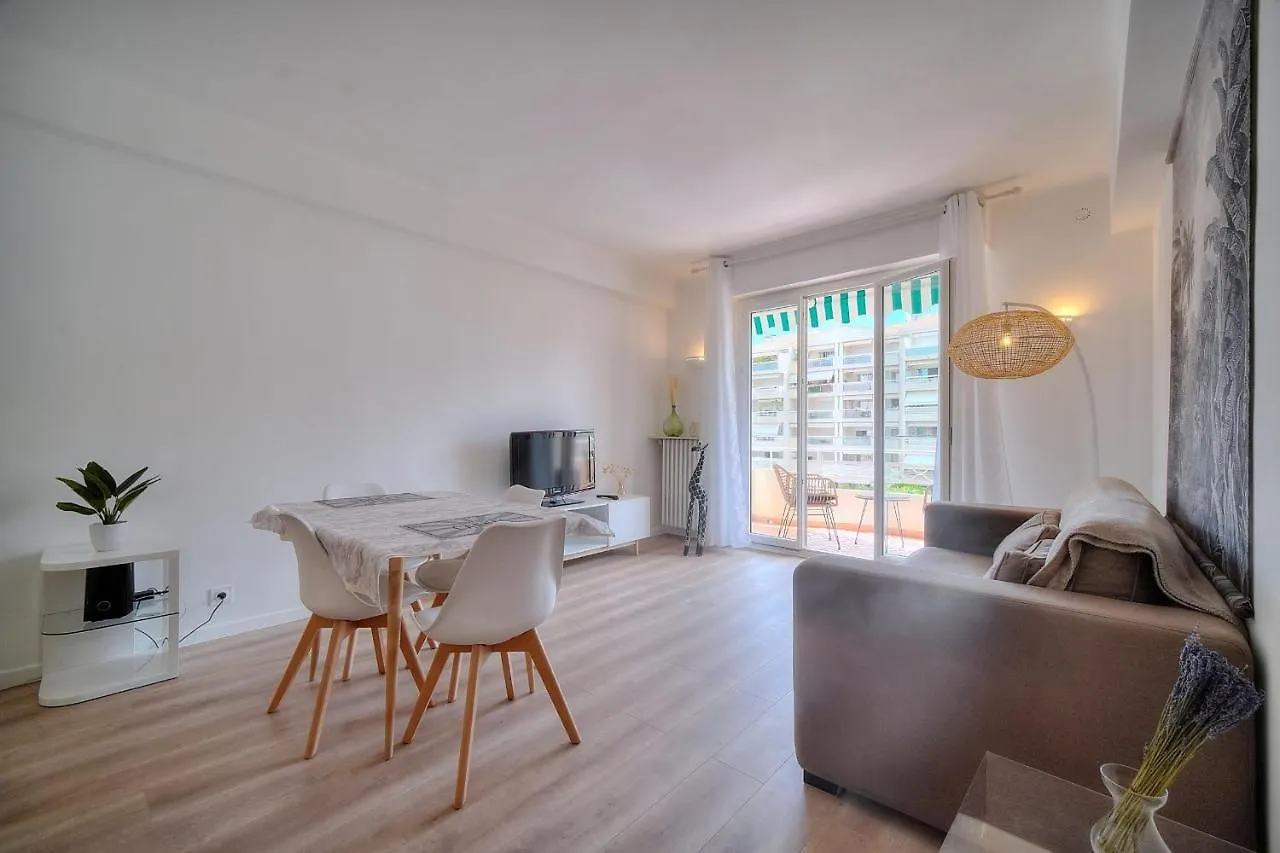 Immogroom - Spacious 3-Room Apartment - Garage - Terrace - Air Conditioning Cannes