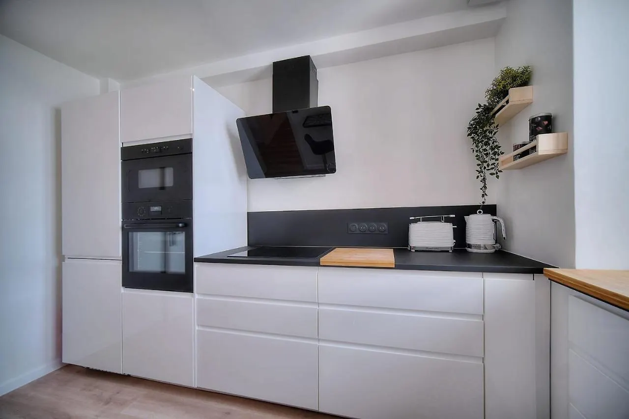 Immogroom - Spacious 3-Room Apartment - Garage - Terrace - Air Conditioning Cannes