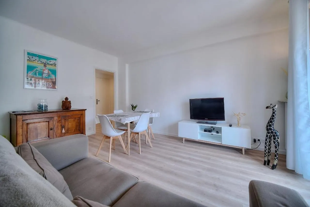 Immogroom - Spacious 3-Room Apartment - Garage - Terrace - Air Conditioning Cannes France
