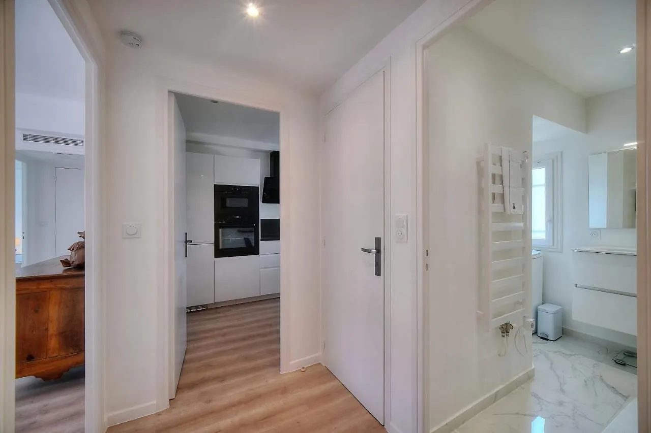 Immogroom - Spacious 3-Room Apartment - Garage - Terrace - Air Conditioning Cannes